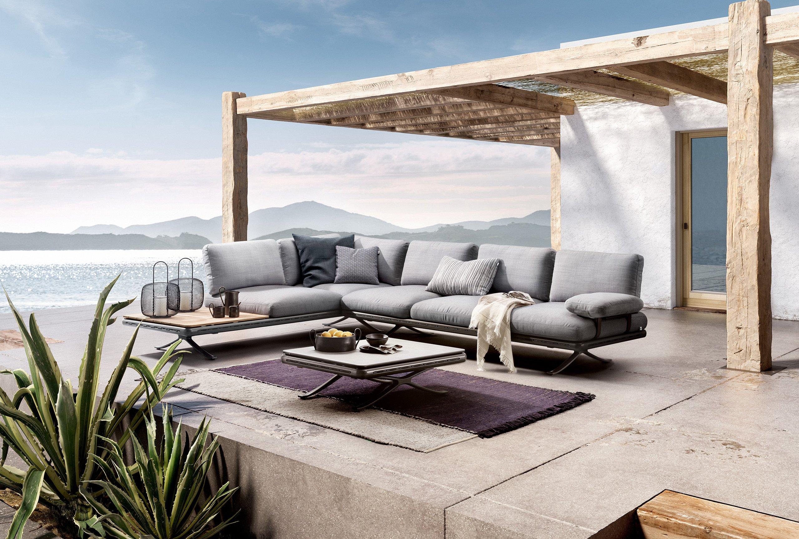 The new outdoor collection from Rolf Benz: Rolf Benz YOKO. At home – outside.