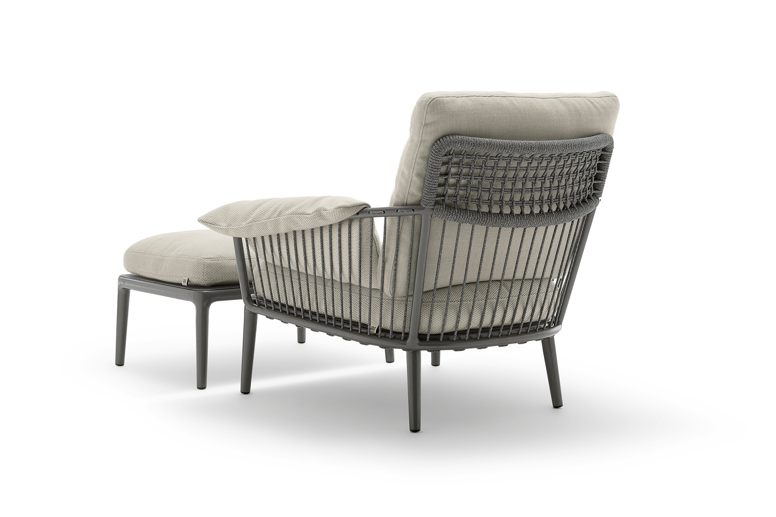 The new outdoor collection from Rolf Benz: Rolf Benz YOKO. At home – outside.